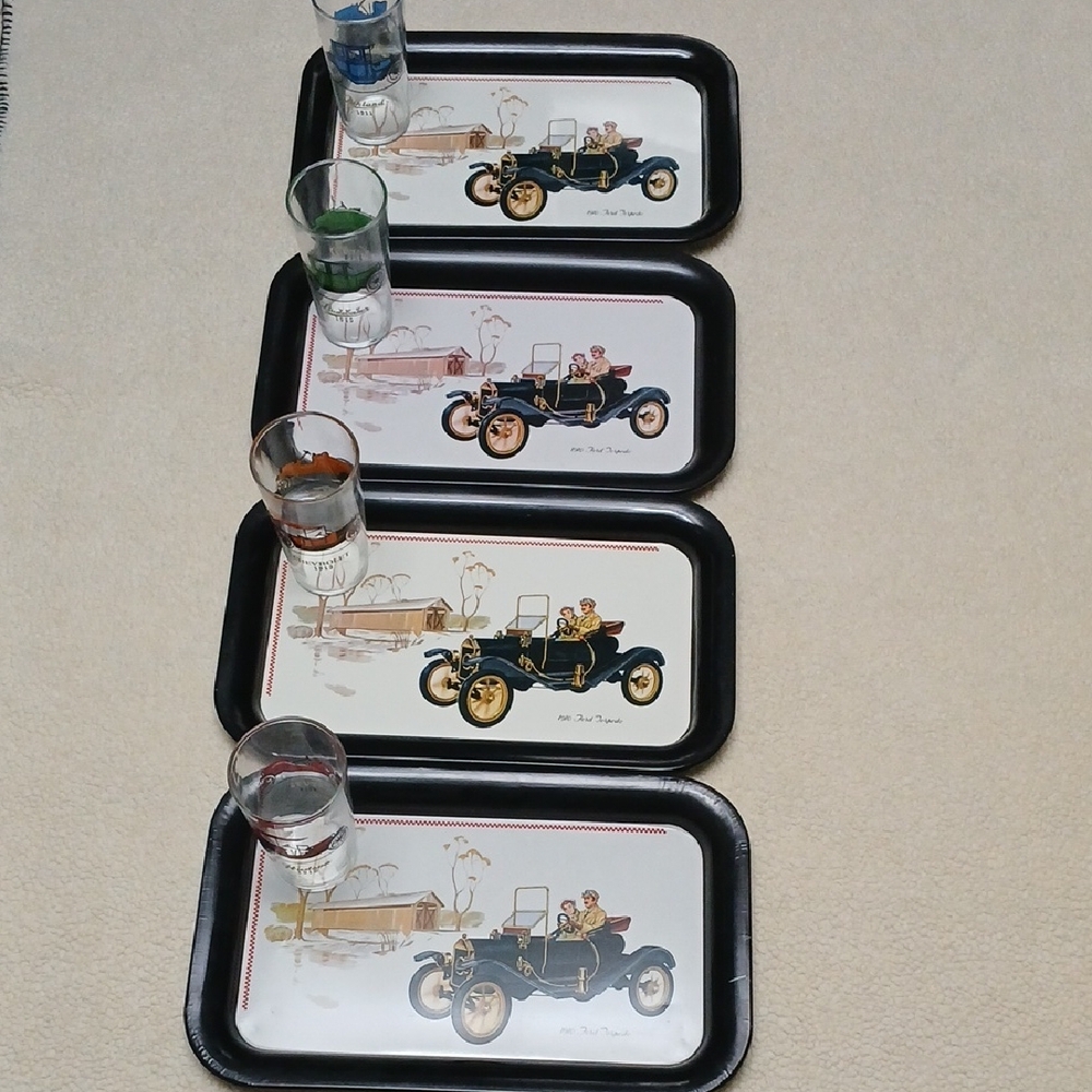 Lot Of 4 Antique Car TV trays And Atlas  Glass Tumblers